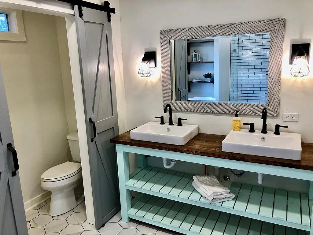 Untitled Luxury Bathroom Repaint – Historic district full restoration on South Edison st. Fredericksburg TX