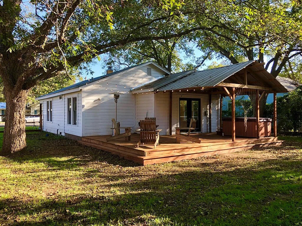 Exterior repaint. historic district approved colors. Fredericksburg tx.