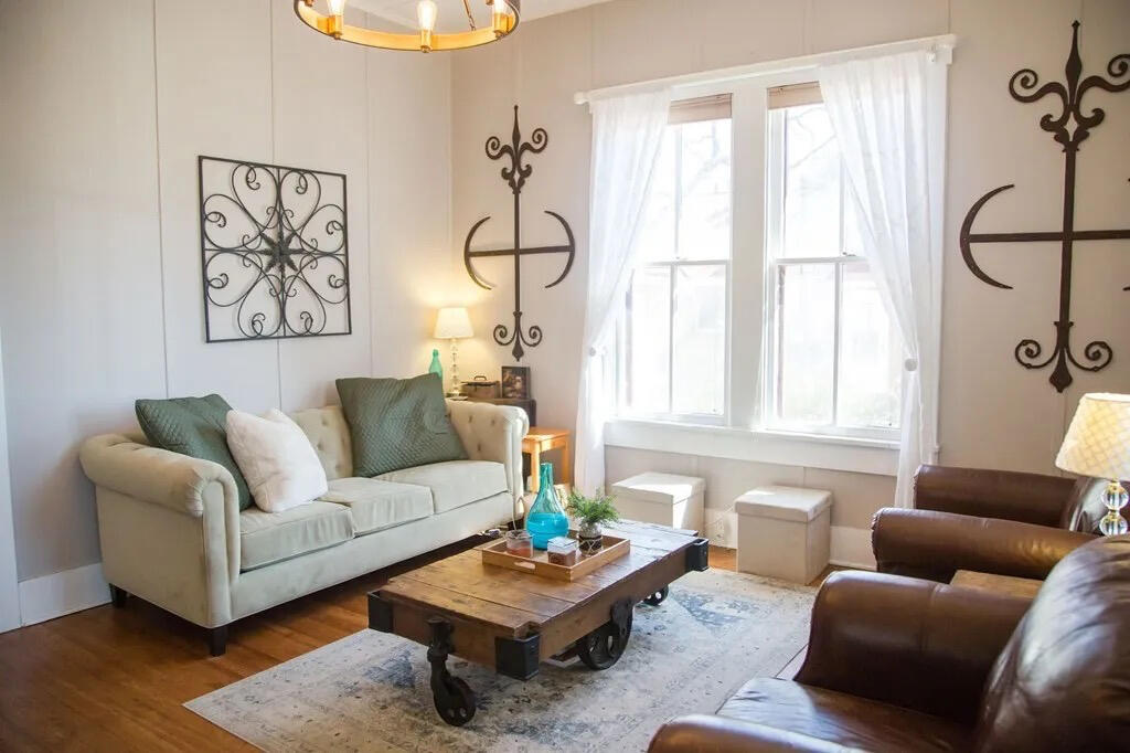 504 W creek st craftsman home repaint and restoration